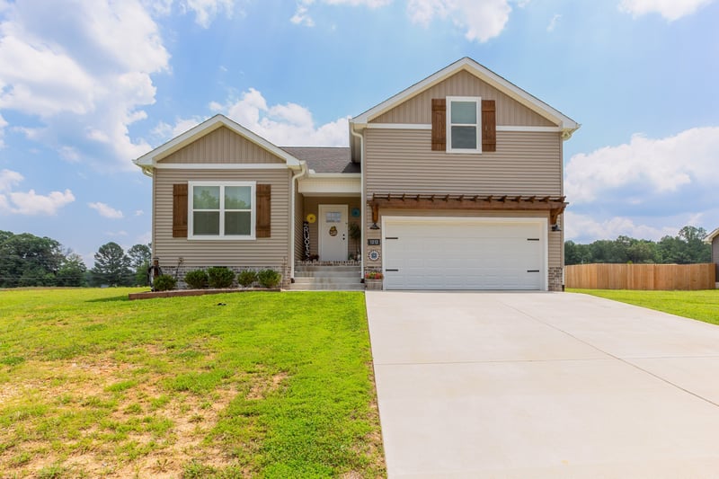 1212 Angus Way, Greenbrier, TN 37073