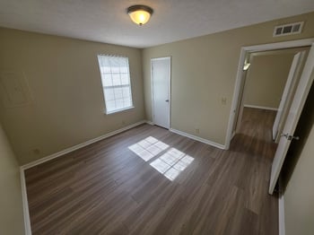 1101D Westchester Dr, Nashville, TN 37207