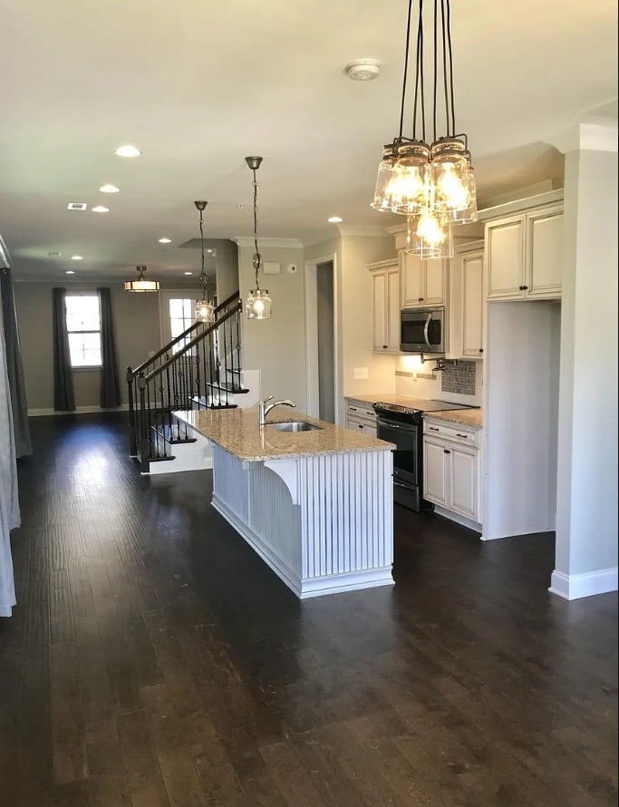 1607 Hampshire Pl, Thompsons Station, TN 37179