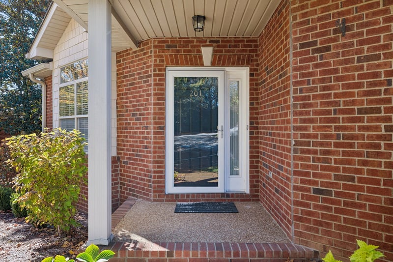 201 Cashmere Dr, Thompsons Station, TN 37179