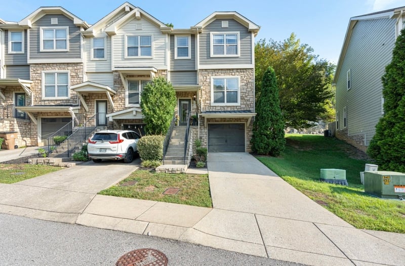 1062 Woodbury Falls Dr, Nashville, TN 37221