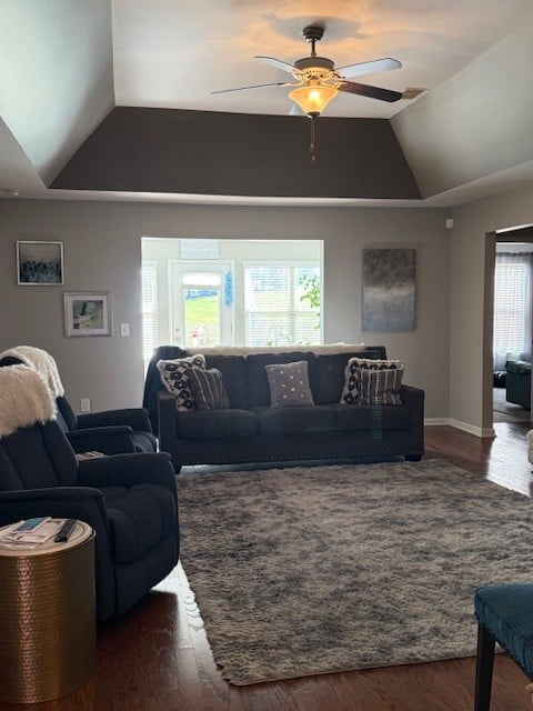 345 Lola Ln, Cottontown, TN 37048