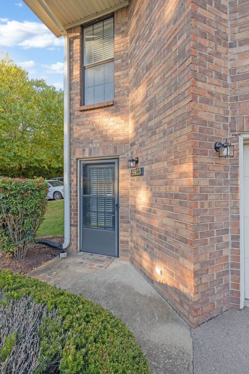 5923 Stone Brook Dr, Brentwood, TN 37027