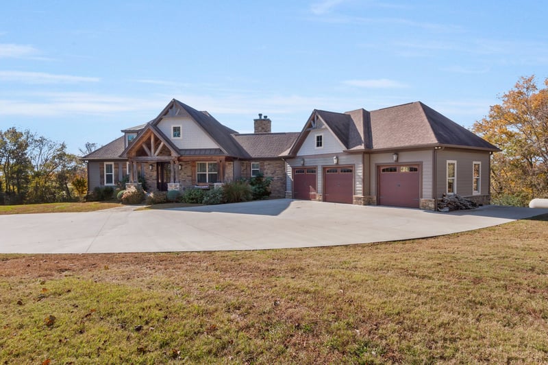 2886 Fly Rd, Santa Fe, TN 38482