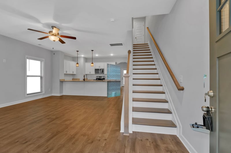 1038 Emery Bay Cir, Hendersonville, TN 37075