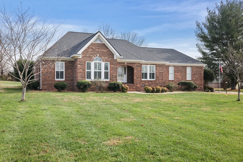 55 Colonial Dr, Lebanon, TN 37087