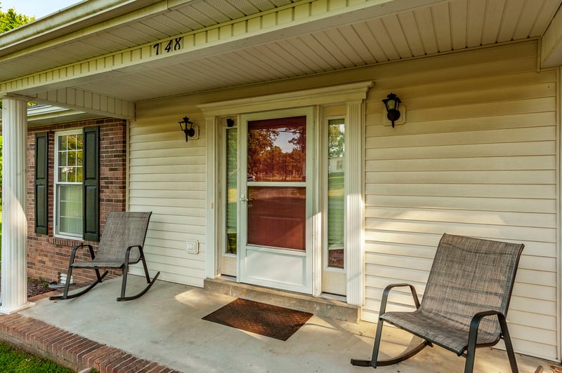 748 E College St, Greenbrier, TN 37073