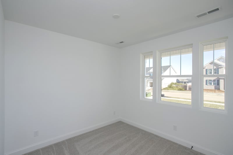 1552 Oak Springs Dr, Columbia, TN 38401