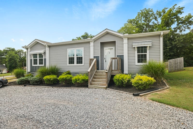 104 E Pond St, Adams, TN 37010