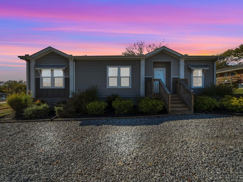 104 E Pond St, Adams, TN 37010