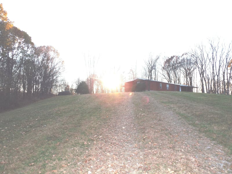 198 Rock House Hollow Pvt Ct, Bethpage, TN 37022