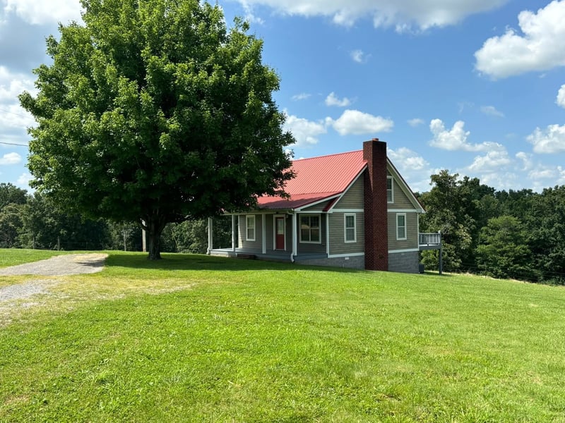 412 Hawkins Rd, Westmoreland, TN 37186