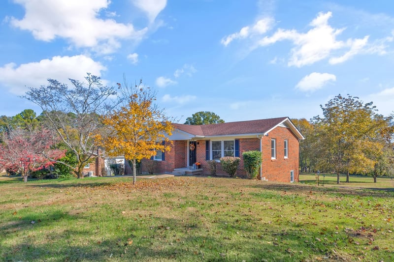 618 Crestland Dr, Columbia, TN 38401