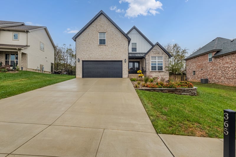 365 Frontier Dr, Clarksville, TN 37043
