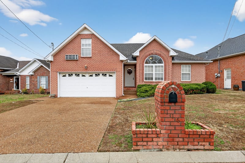 116 Edgeview Dr, Hendersonville, TN 37075