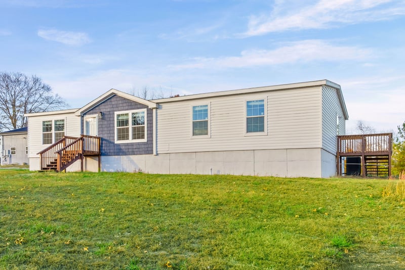 111 Antioch Rd, Charlotte, TN 37036