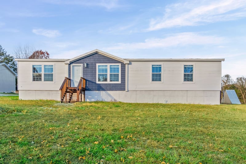 111 Antioch Rd, Charlotte, TN 37036