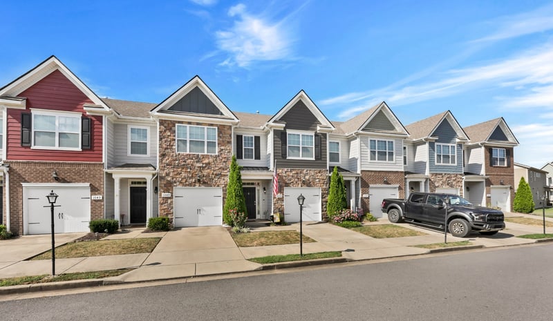 1053 Enclave Ave, Pleasant View, TN 37146