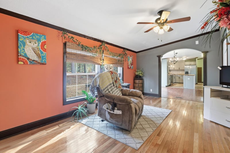 10515 Twin Springs Ln, Bon Aqua, TN 37025