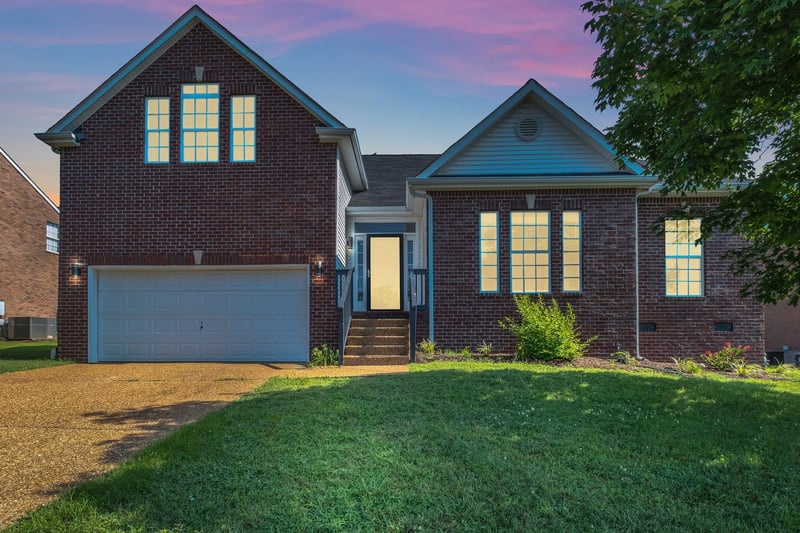 1030 Oakhall Dr, Mount Juliet, TN 37122