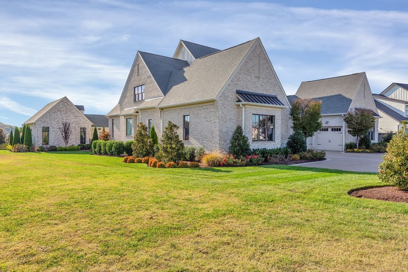 6313 Percheron Ln, Arrington, TN 37014