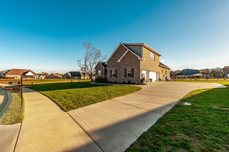1035 Robert Lee Dr, Gallatin, TN 37066