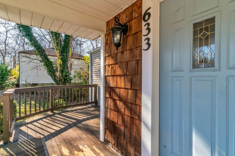 633 W Iris Dr, Nashville, TN 37204