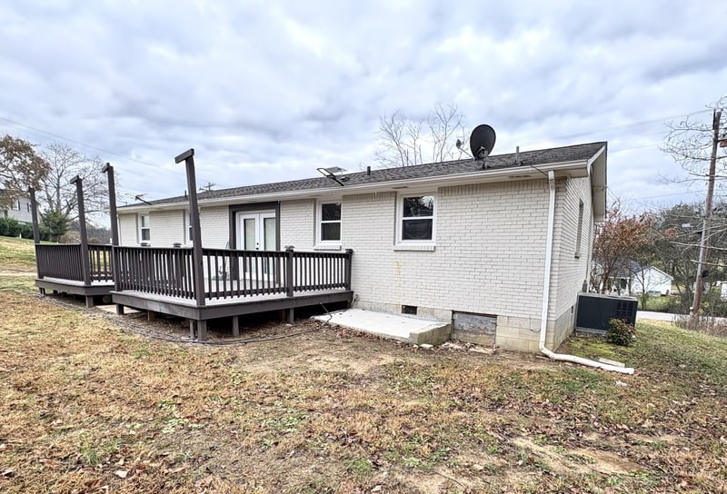 200 S Valley Rd, Hendersonville, TN 37075