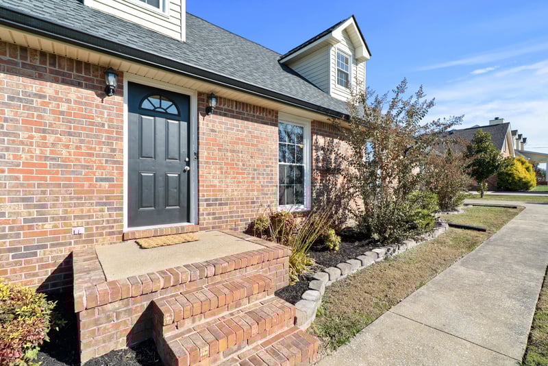 102 Pennsylvania Ave, White House, TN 37188