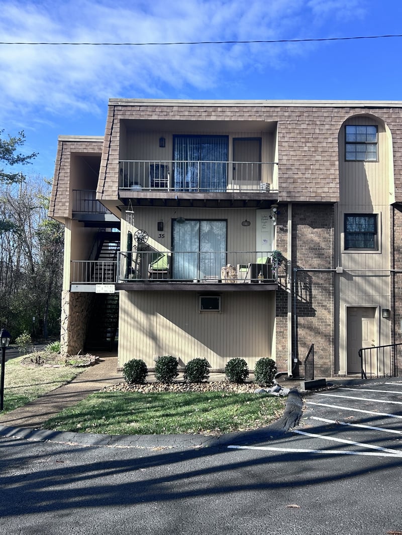 420 Walton Ln #I35, Madison, TN 37115