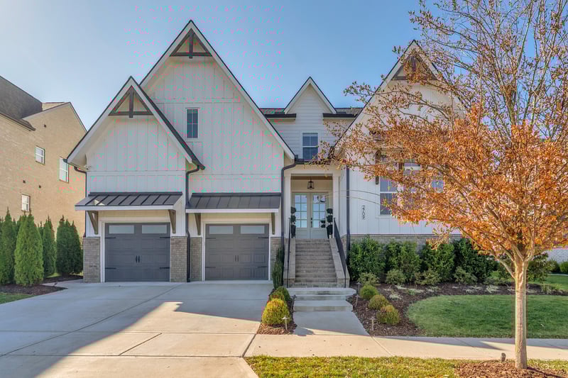 2709 Otterham Dr, Thompsons Station, TN 37179