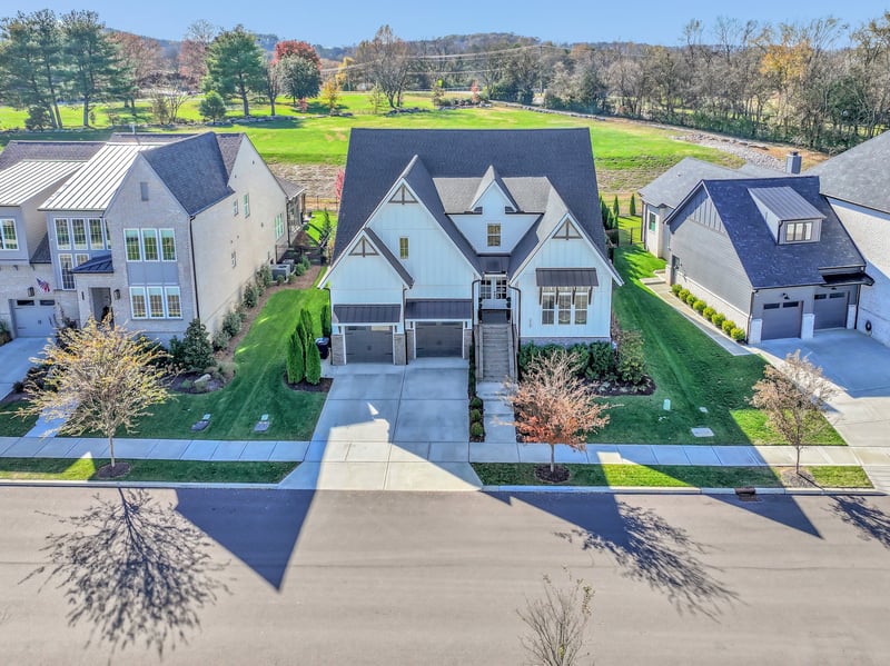 2709 Otterham Dr, Thompsons Station, TN 37179