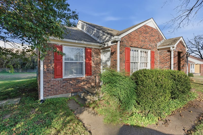 5562 Knob Rd, Nashville, TN 37209