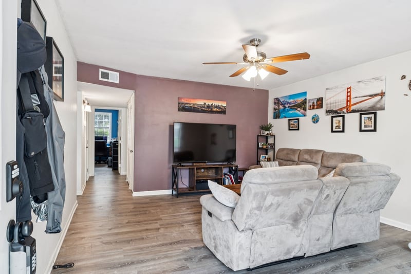 126 Five Oaks Dr, Nashville, TN 37217