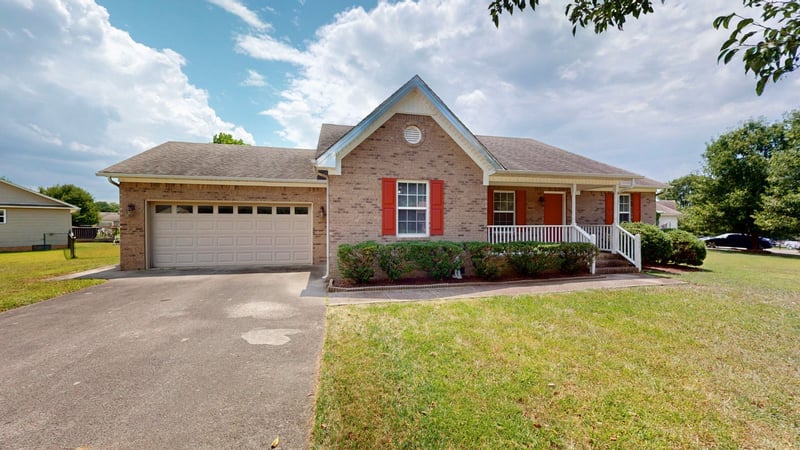 1921 Littleton Ct, Columbia, TN 38401