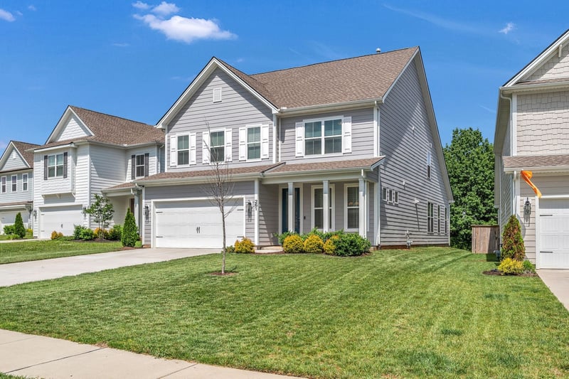 261 Cornice Dr, La Vergne, TN 37086