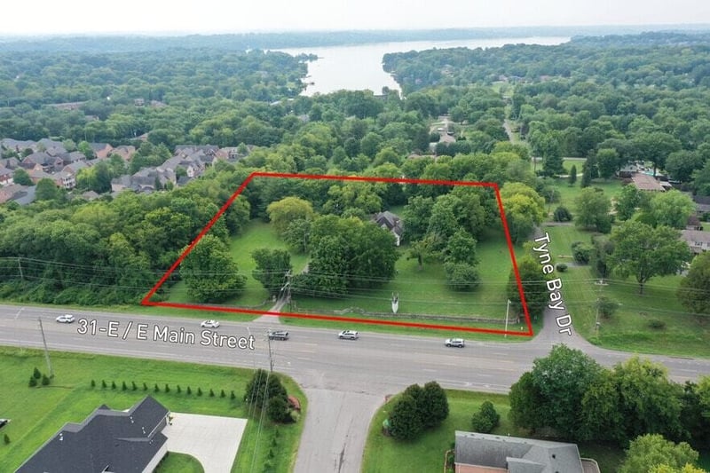 505 E Main St, Hendersonville, TN 37075