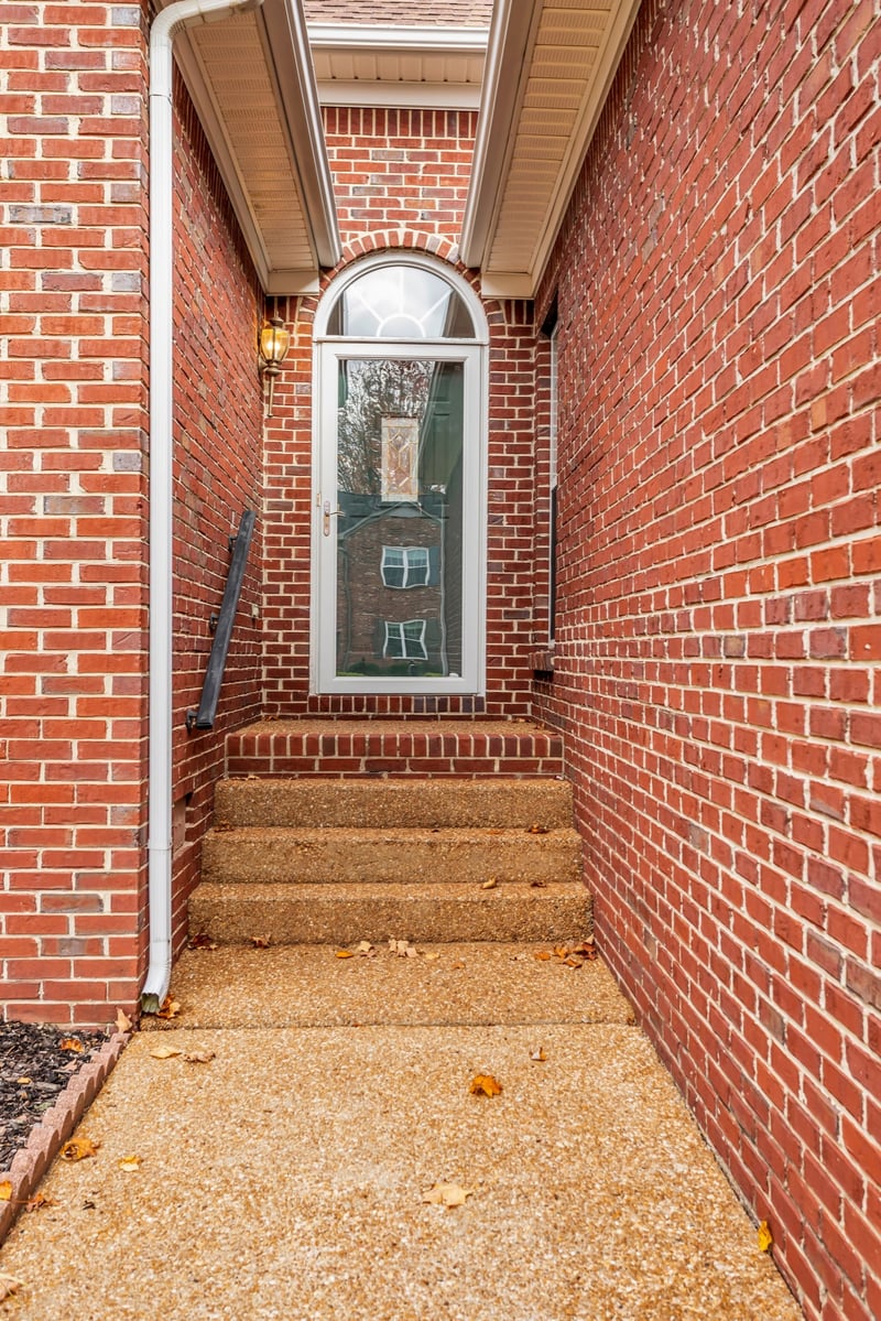 105 Green Tree Ct, Columbia, TN 38401