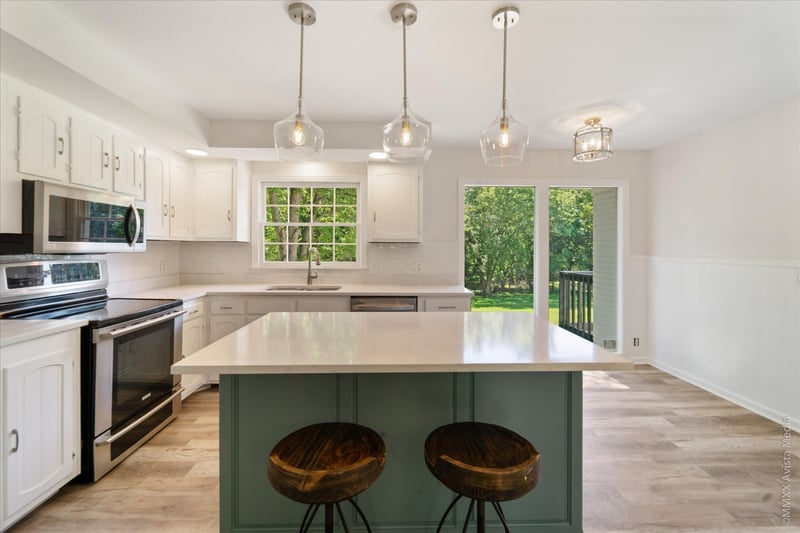 128 Meadowlake Dr, Hendersonville, TN 37075