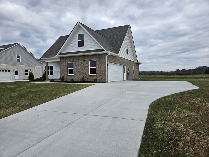 2212 Pickwick Pl, Murfreesboro, TN 37127