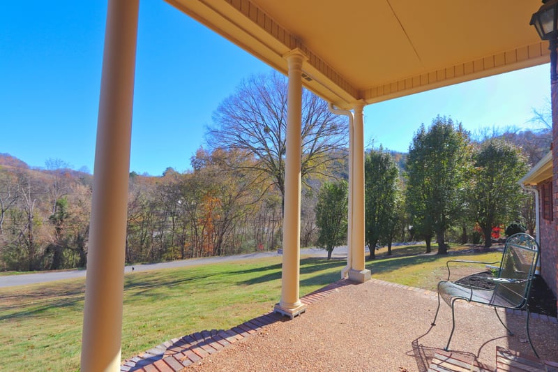 220 Peytons Creek Rd, Pleasant Shade, TN 37145