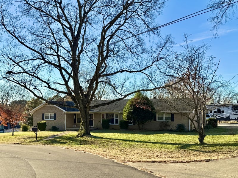 115 Oaks Dr, Gallatin, TN 37066