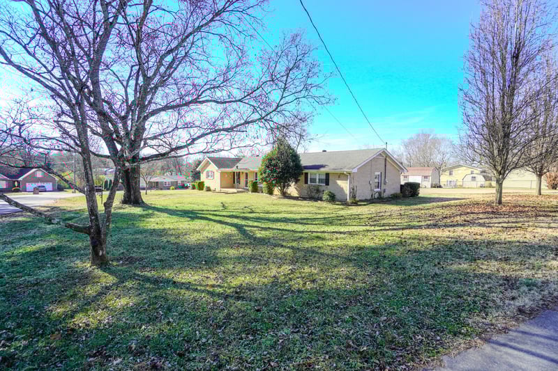 115 Oaks Dr, Gallatin, TN 37066