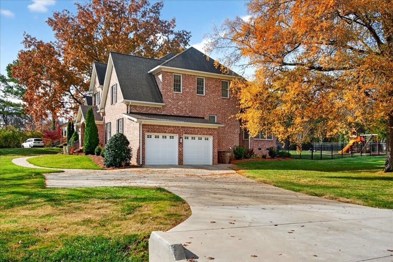 201 W Meade Dr, Nashville, TN 37205