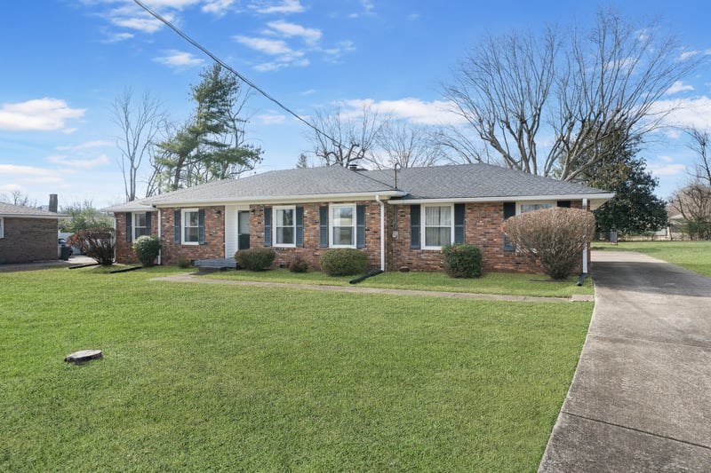 105 Gatire Dr, Hendersonville, TN 37075
