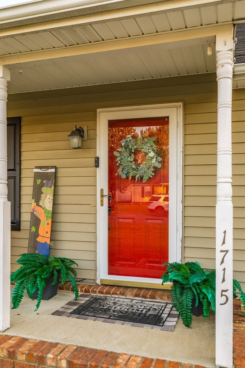 1715 Locerbie Dr, Murfreesboro, TN 37128