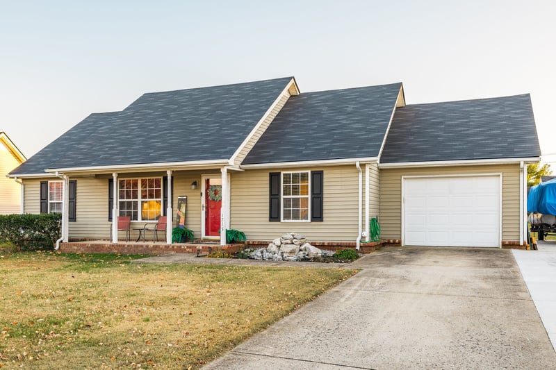 1715 Locerbie Dr, Murfreesboro, TN 37128