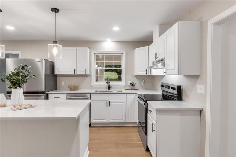 315 Little Creek Rd, Pleasant Shade, TN 37145