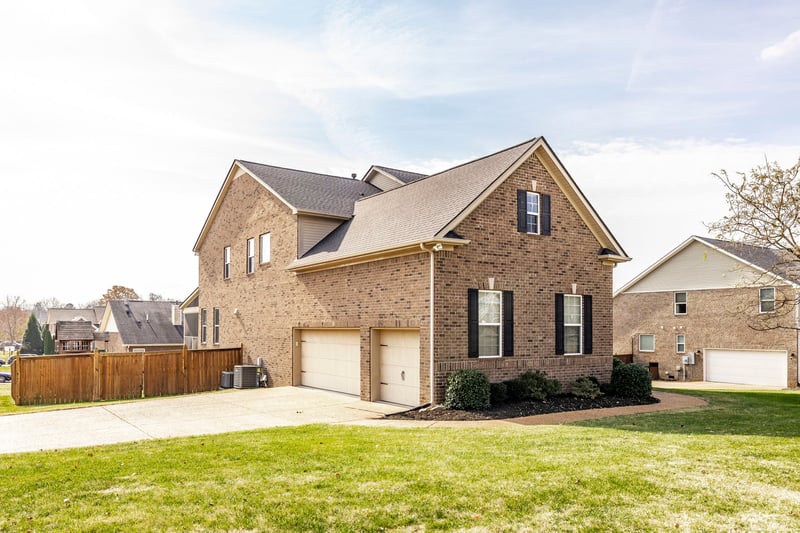 1068 Harvey Springs Dr, Spring Hill, TN 37174