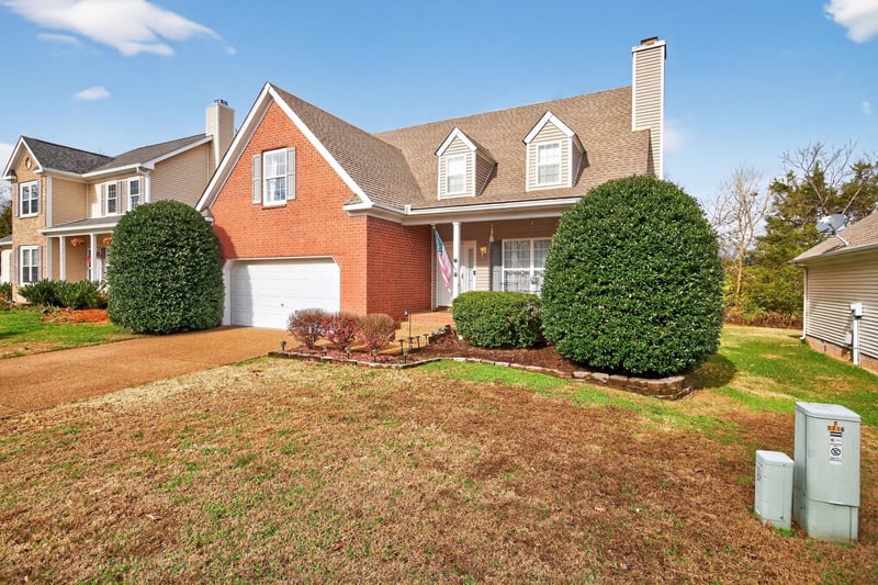 1716 Tellico Dr, Thompsons Station, TN 37179